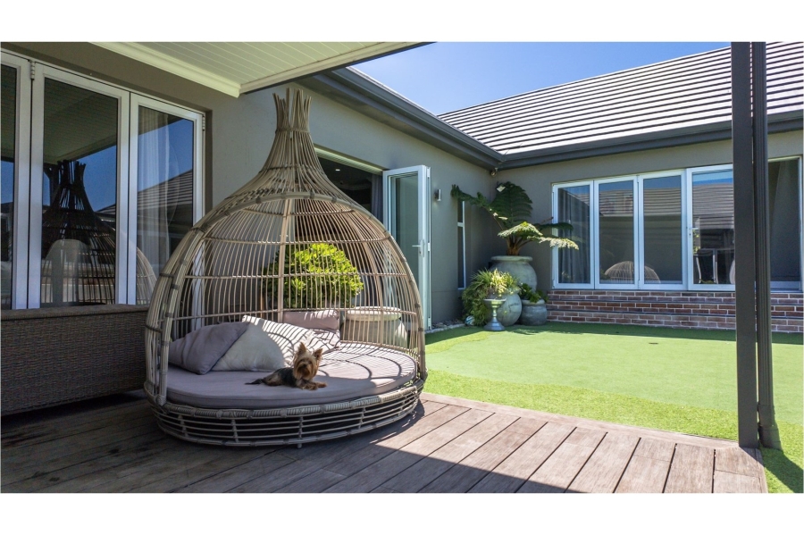 5 Bedroom Property for Sale in Num Num Cape Estate Western Cape